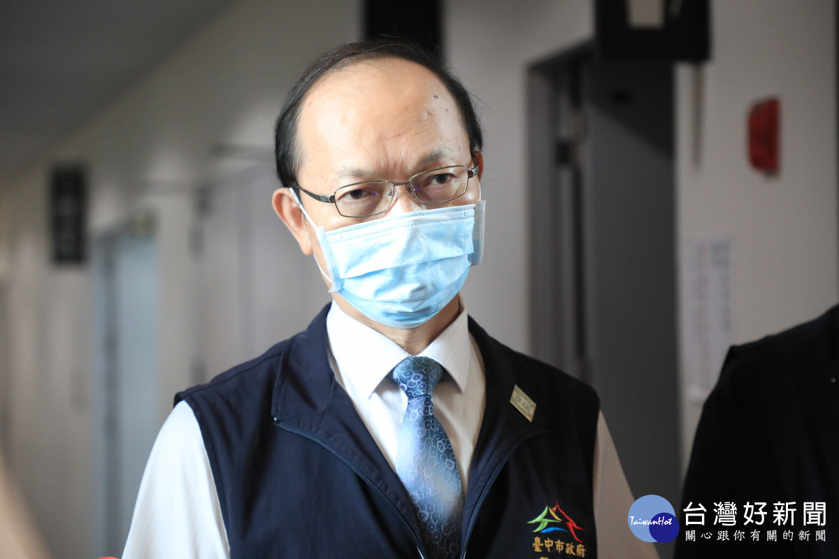 台中市教育局長楊振昇受訪說明。