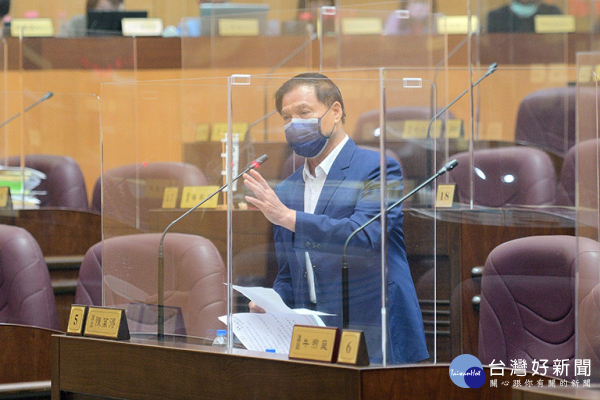 ▲鼓勵轉型為有機農業預算偏低，市議員陳萬得：補助不成比例應提高。（圖/市議會提供）