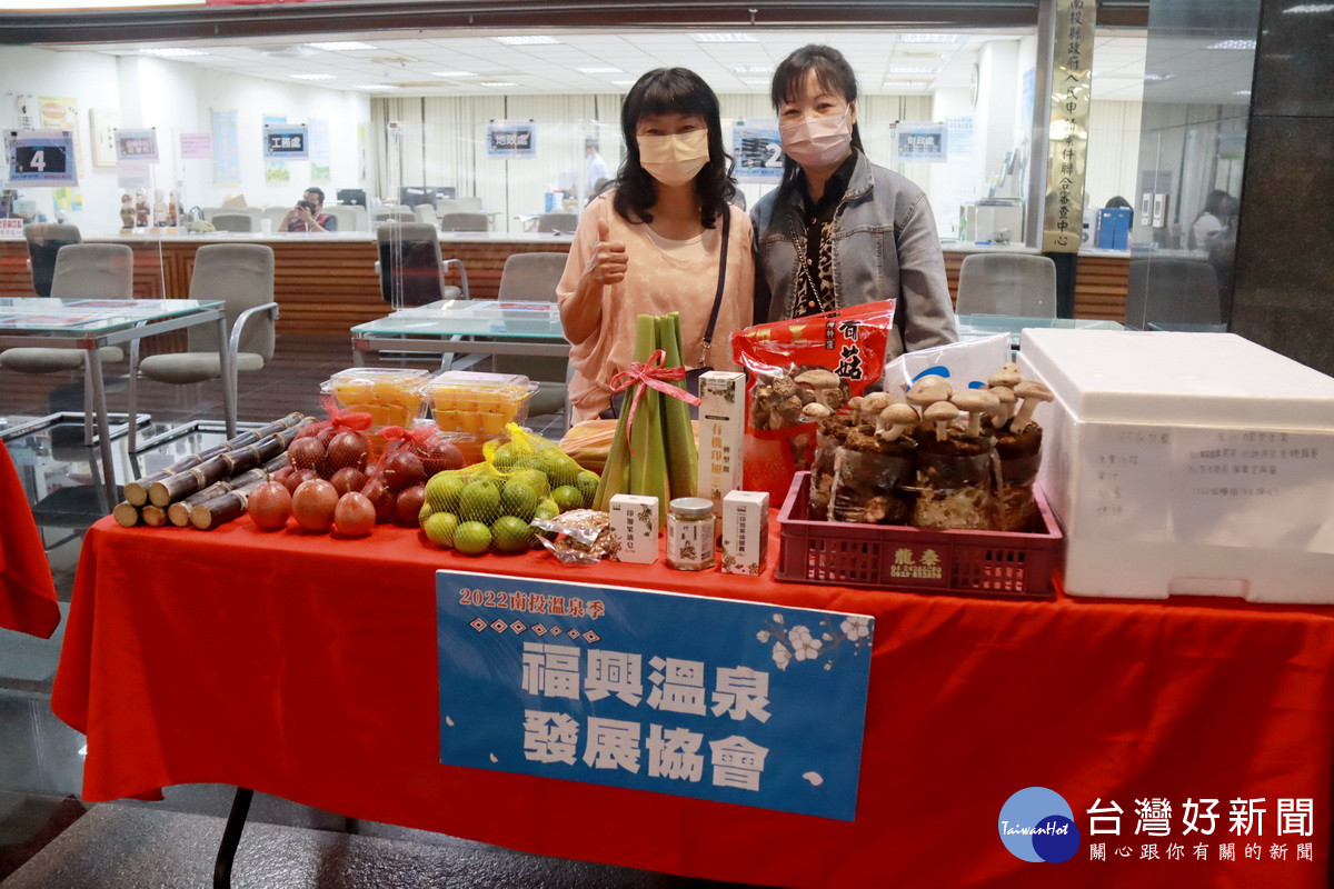 埔里有百香果茭白筍香菇甘蔗等農特產。(記者扶小萍攝)
