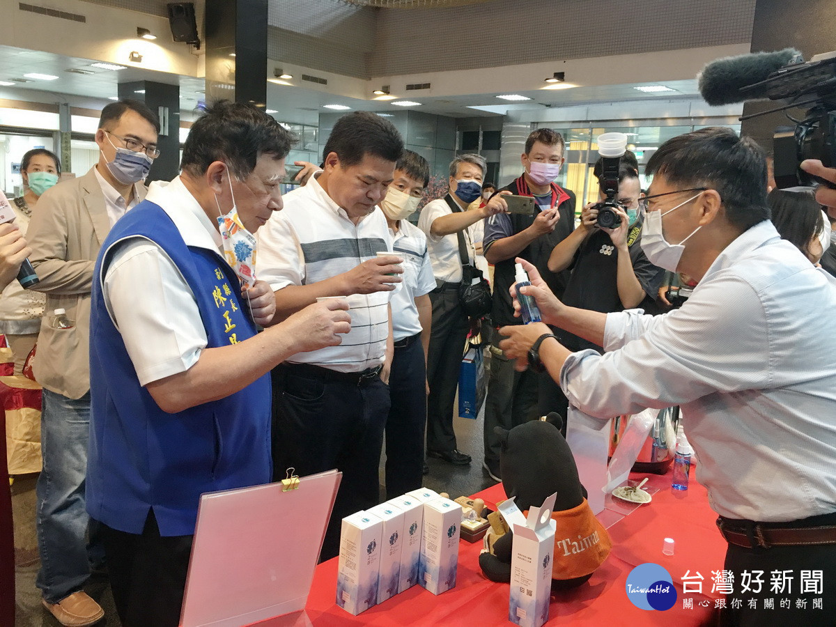 各溫泉區有特色民宿與不同優惠。(記者扶小萍攝)