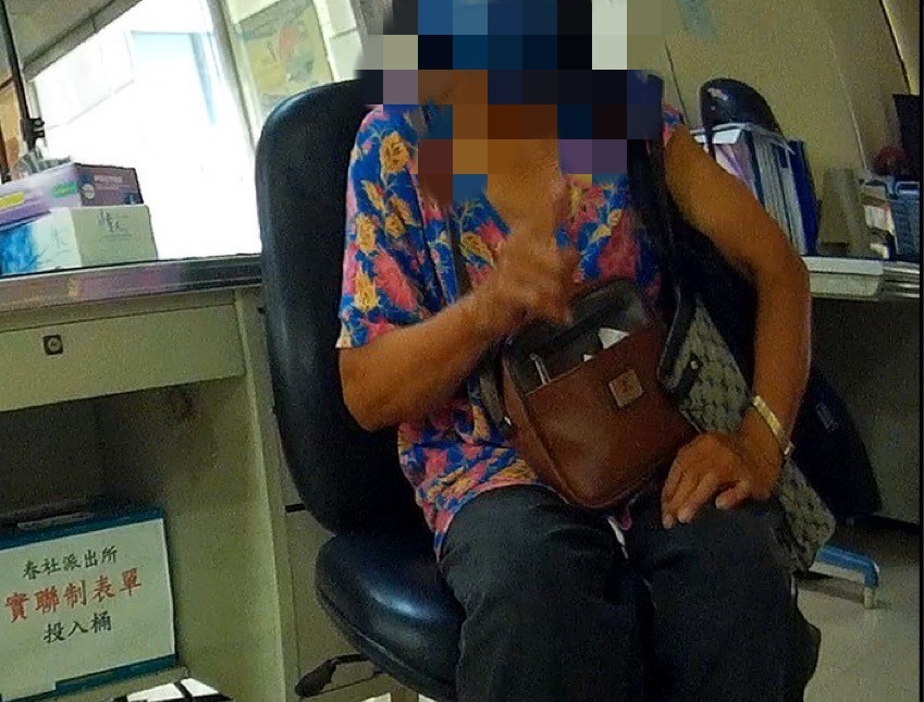 ▲陳姓阿嬤遭假檢警稱帳戶涉及洗錢,要領一百萬當保證金,行員報警協助 (圖/台中市警察局 提供)