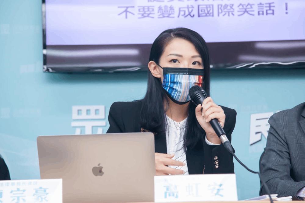 高虹安遭親綠側翼攻擊 張其祿籲停止抹黑、人格謀殺 24 高虹安於記者會
