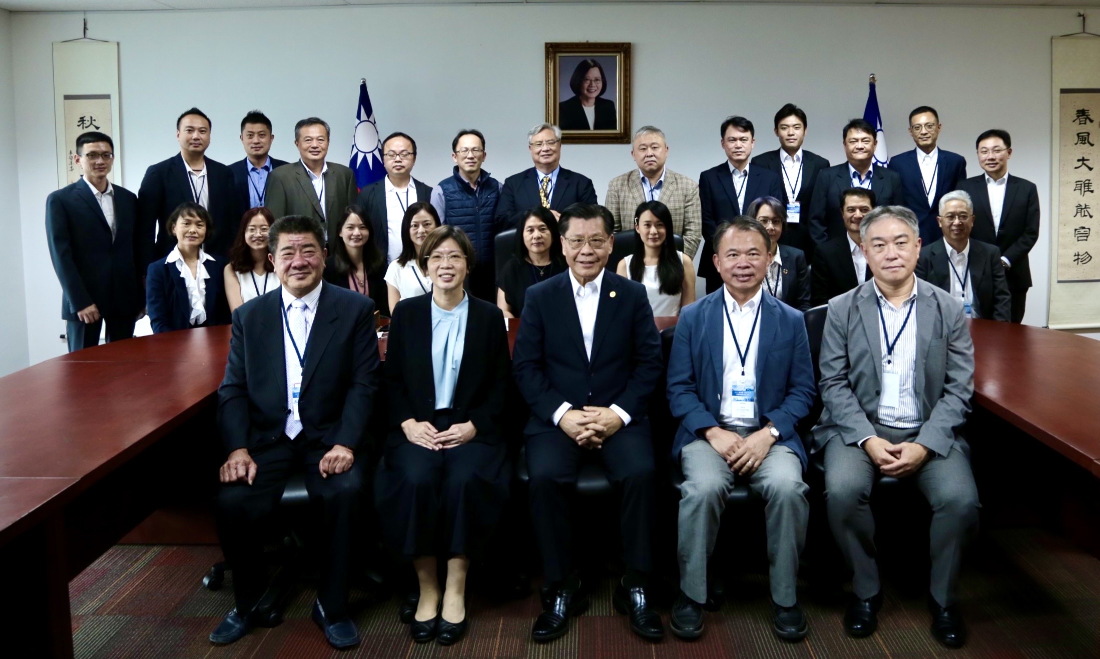 環保署偕國內企業赴新加坡參加「2022國際固體廢棄物協會世界大會」分享臺灣資源循環推動成果