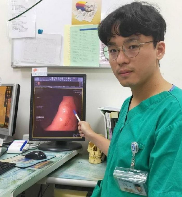 老婦上腹不適照胃鏡揪出早期胃癌 手術切除後門診追蹤無需化療