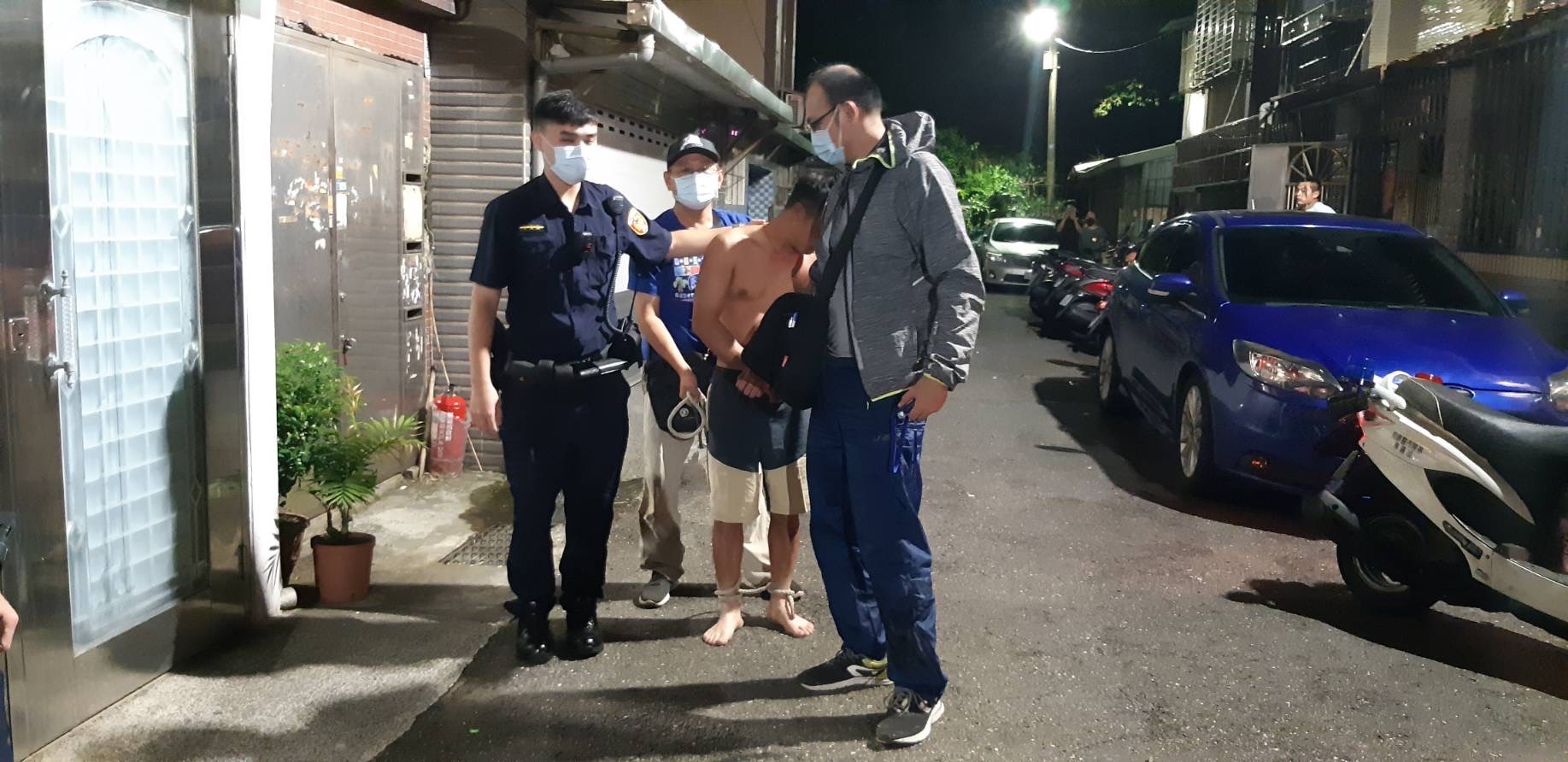 圖片說明:基隆市專勤隊及友軍單位查獲失聯移工。(記者趙靜姸翻攝)