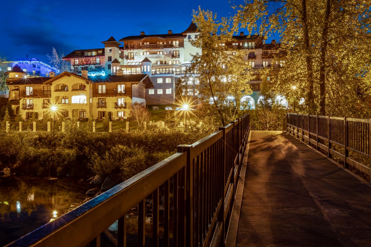 Posthotel,At,Night,,Leavenworth,,Washington