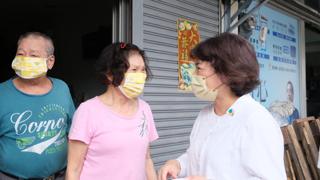 (競總提供):黃敏惠邀市民朋友到總部奉茶聊聊,交換市政意見。