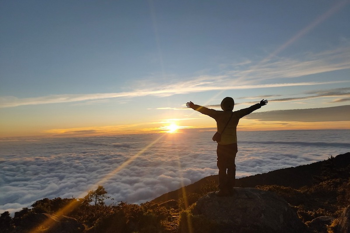 旅遊電商平台奧丁丁體驗推出2023跨年登山早鳥專區，邀民眾登上山頭看第一道曙光，迎接嶄新的一年