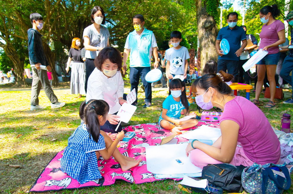市長以孩子的視角欣賞公園