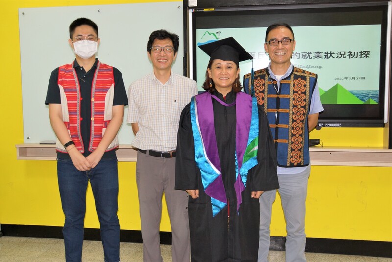 漾新聞|排灣族年輕阿嬤林慶華中山大學原碩專班畢業 論文探探原民就業困境係金ya!