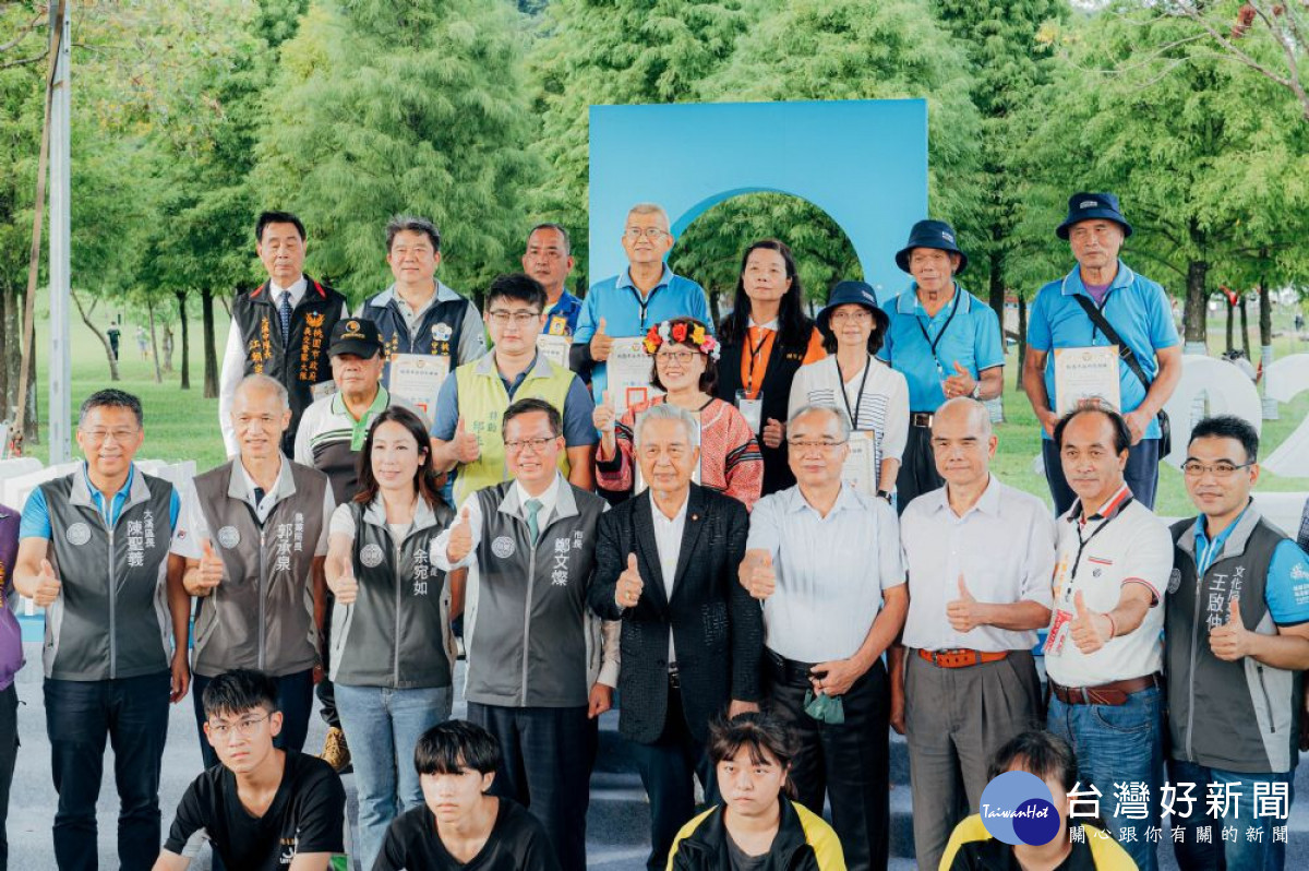 鄭市長感謝在地協力團體及志工團隊的努力。<br /><br /> <br /><br />