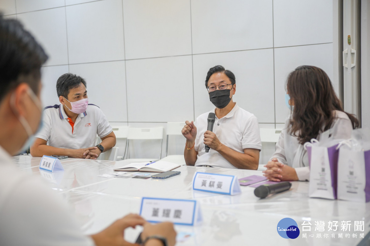 國民黨桃園市長候選人張善政舉辦「善哥與新創公司有約」座談會，分享扶植青創的五個友善政見。