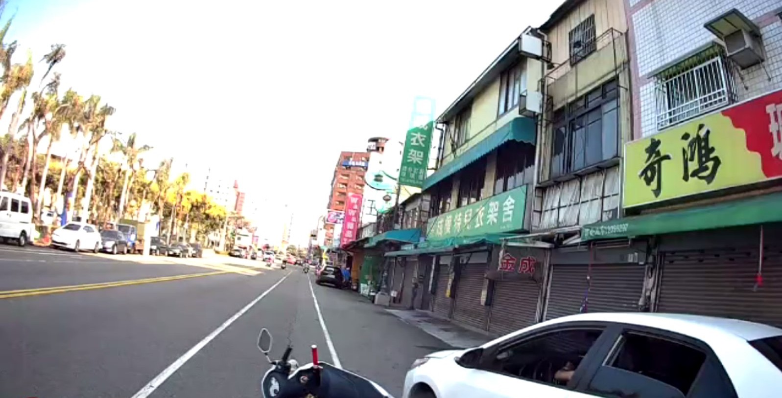 ▲員警盤查違停車輛,吳姓駕駛因吸食毒品而心虛,猛然撞警用機車逃逸 (圖/台中市警察局 提供)