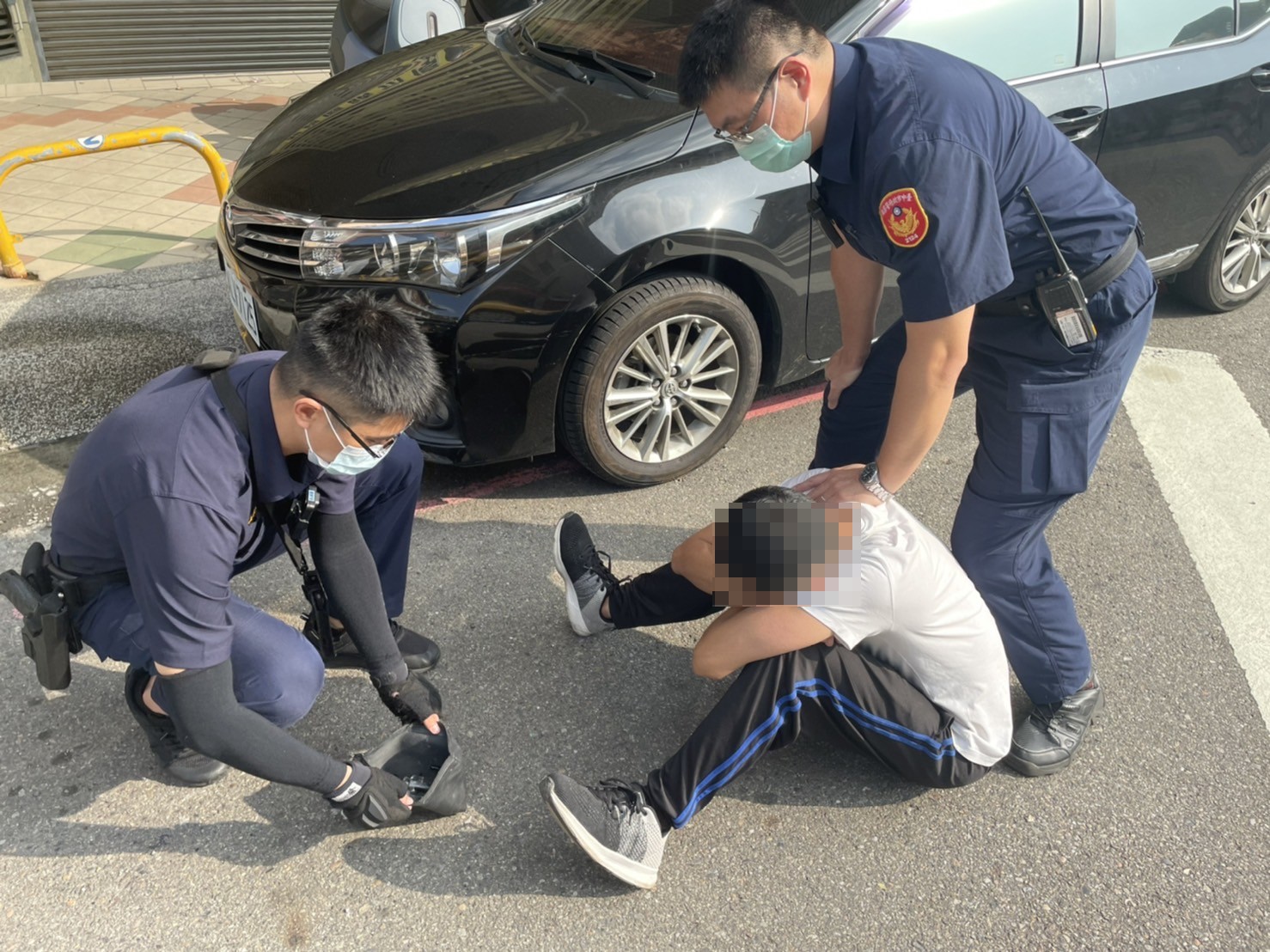 圖片說明:臺中市政府警察局第二分局文正派出所日前行經公園路毒蟲拒檢沿途危駕後遭中市警攔截棄車逮捕移送臺中地檢署偵辦。(記者林㤈輝翻攝)