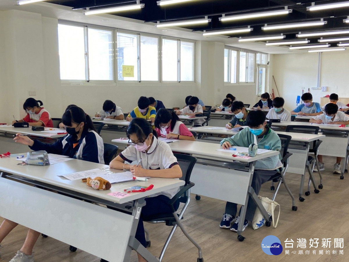 台中市公私立各國中推薦1名學生,共計86位學生參賽,卯足全力爭取佳績。