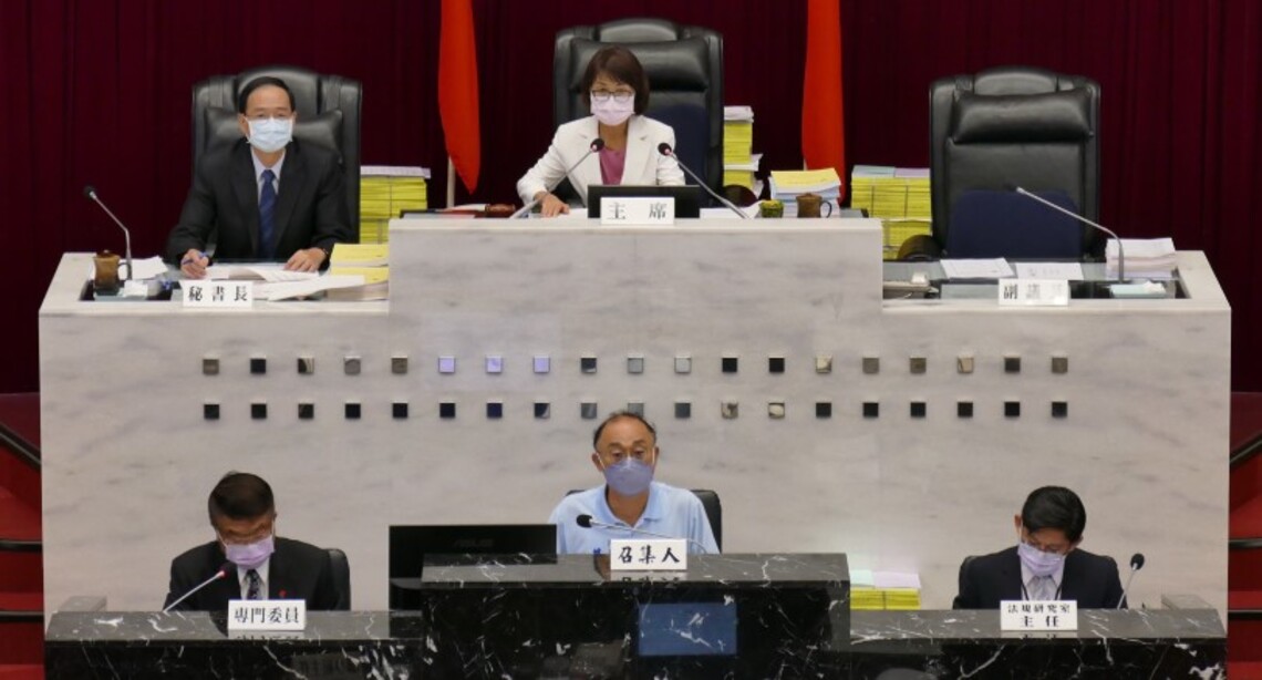 議會率先全國通過「高雄市弱勢族群投保微型保險自治條例」 高市將成為第一個「微型保險」法制化的城市