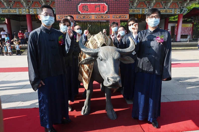 漾新聞|陳其邁主祭紀念至聖先師孔子2572週年誕辰 外籍交換生參加很新鮮