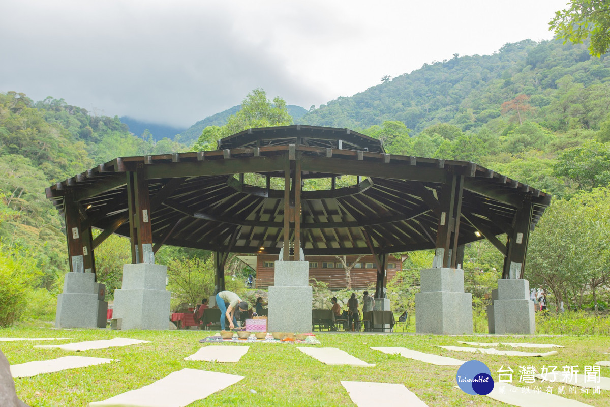 八仙山「聊癒森心」活動,體驗源自於西藏的頌缽放鬆身心(八仙山自教育中心攝)