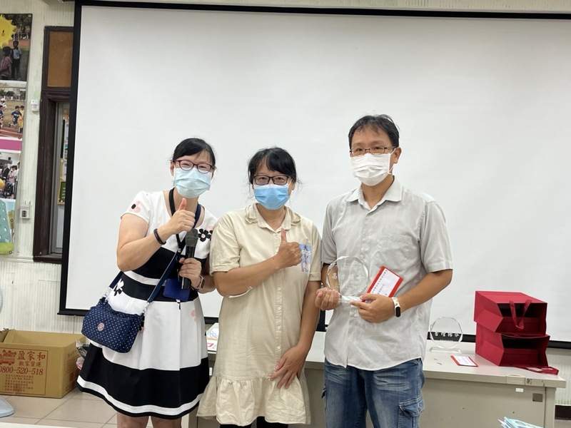 漾新聞|我們也有師鐸獎！援中國小校長爭取外部資源自創獎項 獲獎教師樂透！