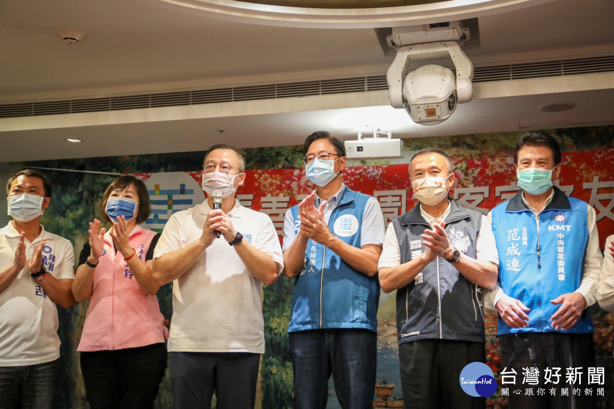 國民黨桃園市長候選人張善政出席桃園市客家之友會成立大會。