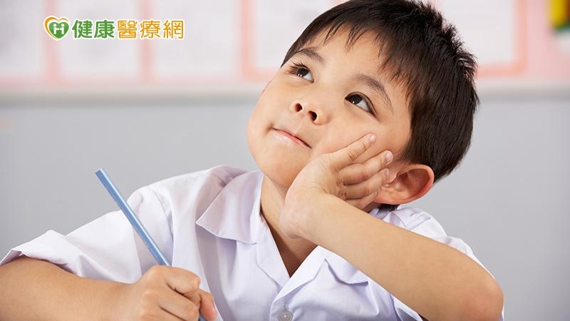 家中寶貝上學不專心?很皮? 兒科醫師教你分辨原因