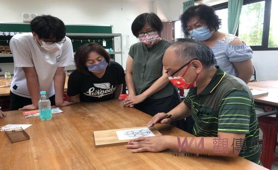 狂賀!傳統木雕保存者黃紗榮藝師榮獲全球中華文化藝術薪傳獎殊榮