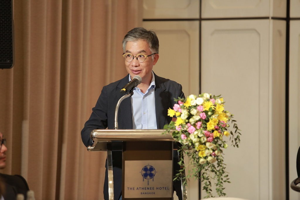 本次共識論文作者之一及論壇主持人 香港醫美與神經學疾病專家Dr. Wilson Ho