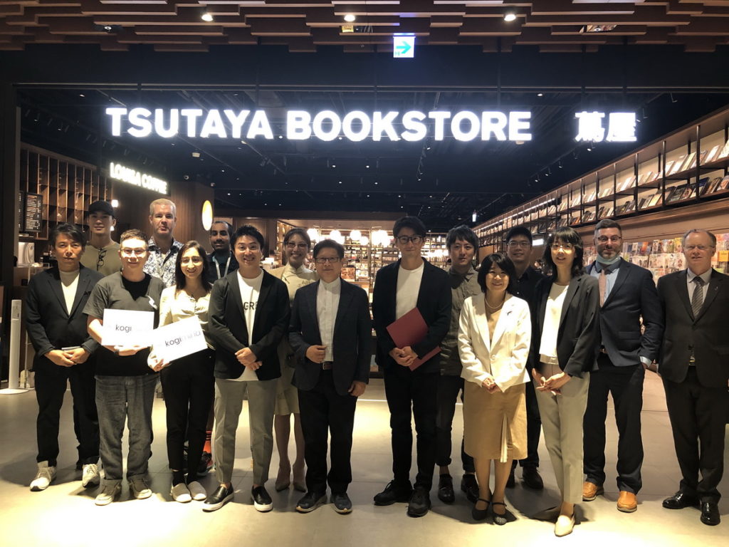 MOU簽署人與貴賓及新創於台灣蔦屋書局合影 