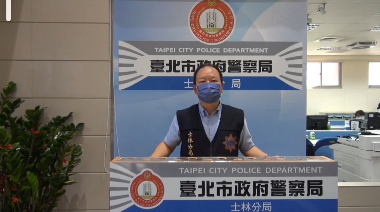 圖片說明:士林分局偵查隊副隊長林顏興說明案情。(記者葉鈞宇翻攝)