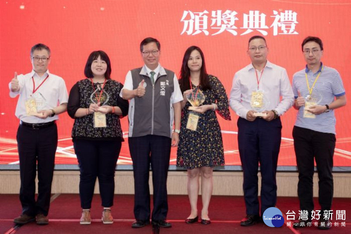 鄭市長感謝藥師成為市民的健康守護者。<br /><br /> <br /><br /> 