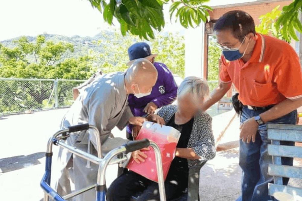 918大地震/慈濟關懷震災後復原 台東縣長感恩高效率協助重建 46 靜思精舍法師前往海端鄉關懷受災鄉親
