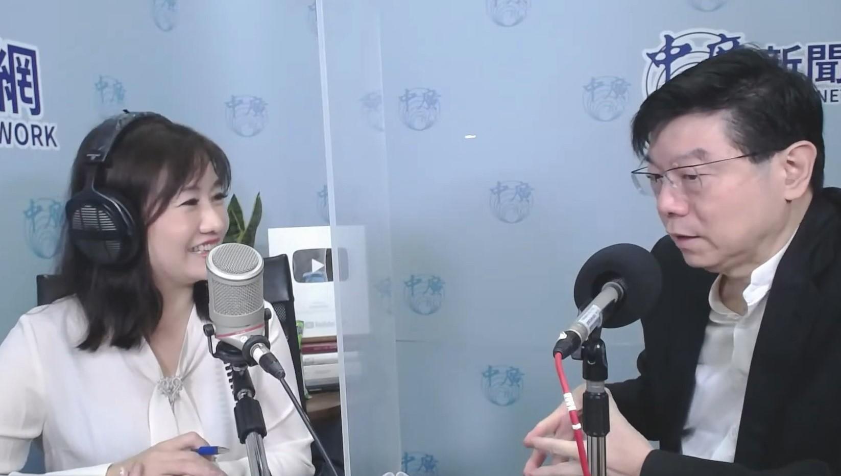 裴偉3日接受媒體人王淺秋主持的廣播節目《千秋萬事》專訪。翻攝畫面