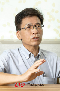 ▲ 政治大學風險管理與保險學系教授彭金隆指出,回顧 2015 年,WEF 指出創新金融科技對銀行業衝擊最早,而保險業衝擊則會最大。保險產業是否有足夠能力運用創新科技做到自動化,將考驗著業者的資源與科技能力。