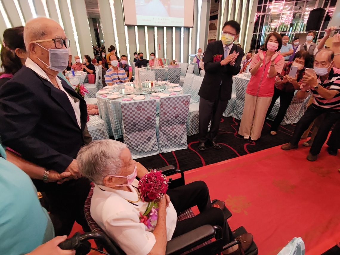 緣來是你 此生唯一 屏縣重陽敬老鑽石婚表揚大會/波新聞
