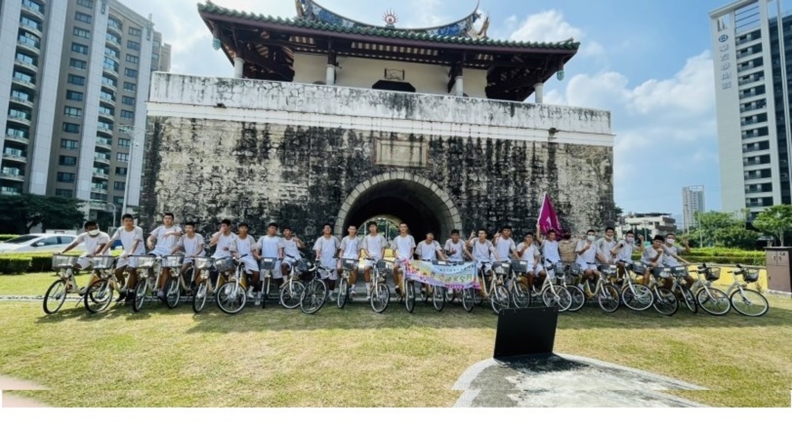 高市三民家商「雙城古道自行車暢遊陸戰隊」活動 從自行車教育落實交通安全觀念