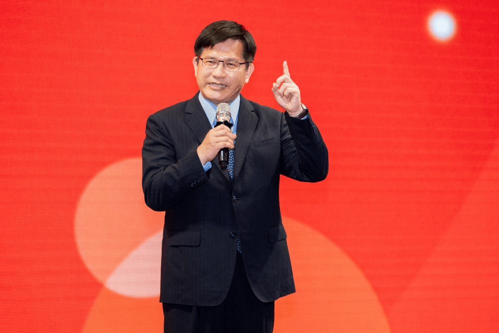 林佳龍借不到大型選舉場地?侯友宜競辦:遲到的乘客怪火車準時開 38 林佳龍講演/照片來自林佳龍臉書