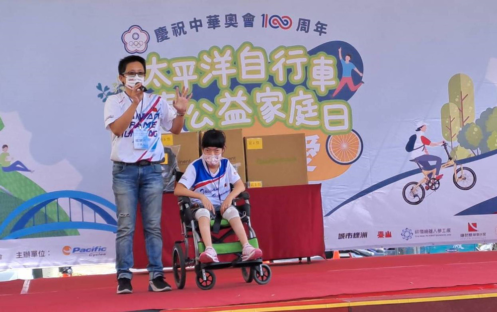 圖片说明:小米感謝太平洋研製的特殊車款助她圓夢 。(圖/太平洋自行車公司提供)
