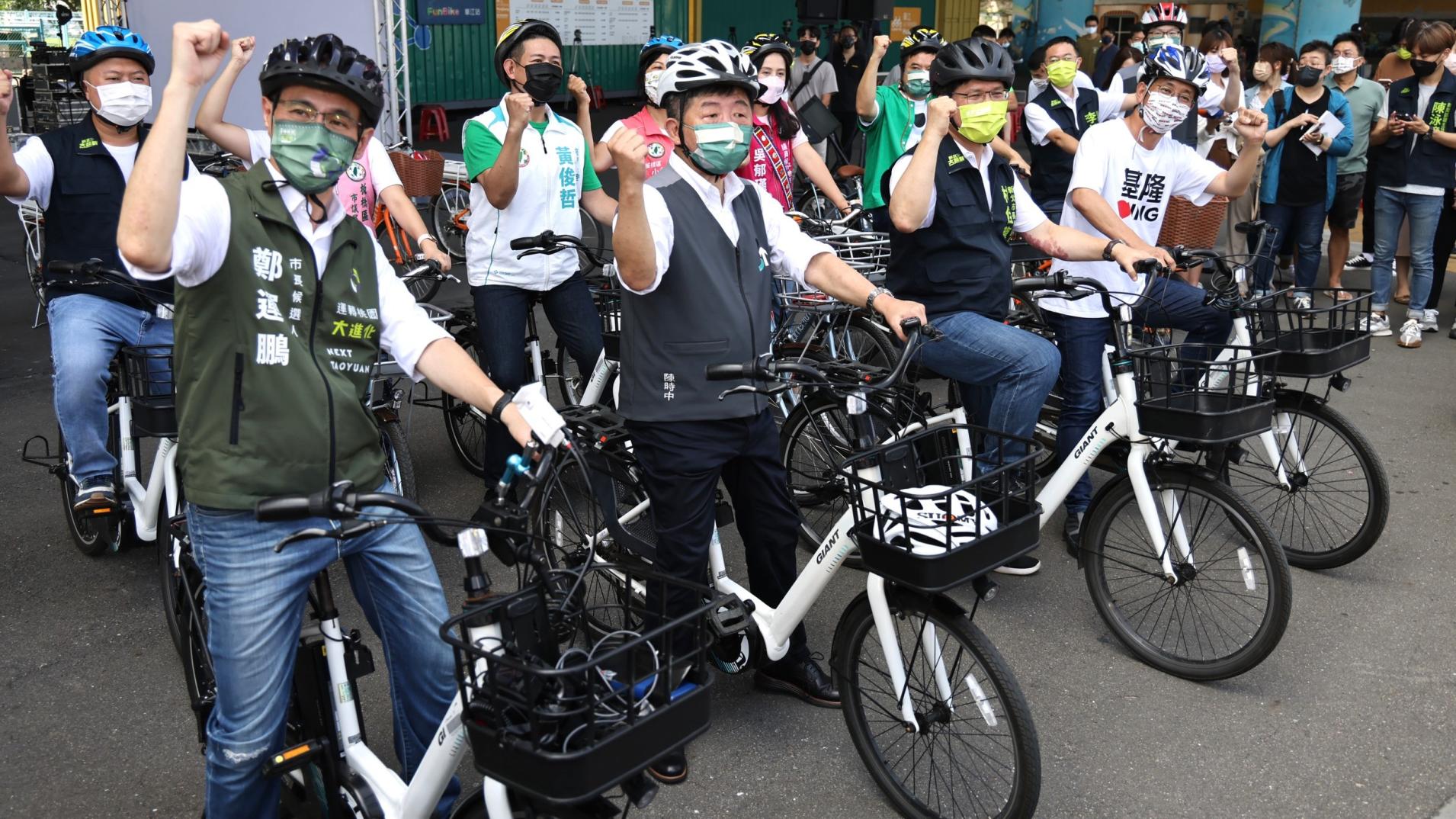 綠營北北基桃4選將大合體,於雙北交界的華江自行車租借站舉行記者會,提四大區域治理課題。林啟弘攝