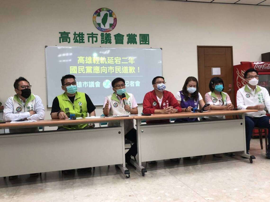 民進黨高雄市議會黨團批韓團隊延宕輕軌二階 柯志恩辦公室 國民黨團回嗆選舉操作 不齒