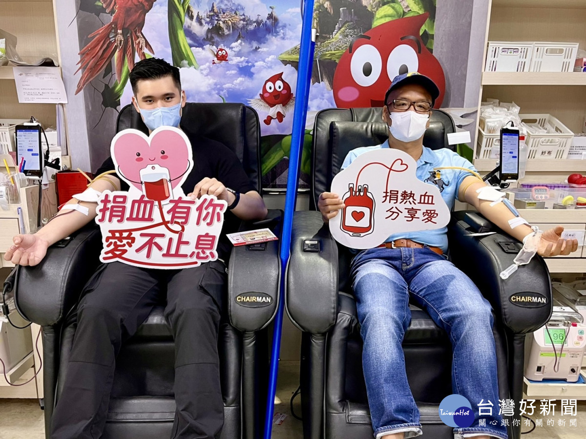 當事人揪兒子捐出熱血助人 他個人已捐血第71次捐血 累計捐出17,750cc