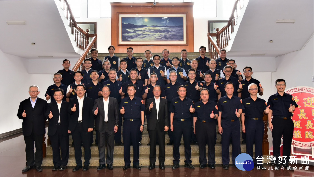 警政署長黃明昭前往嘉義縣警察局,聽取嘉義縣、市警局查賄制暴及選舉安全維護工作簡報/警方提供