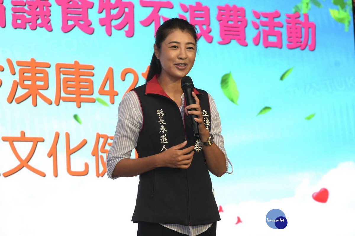 許淑華希望能持續愛心綿延不絕。(許淑華服務處提供)