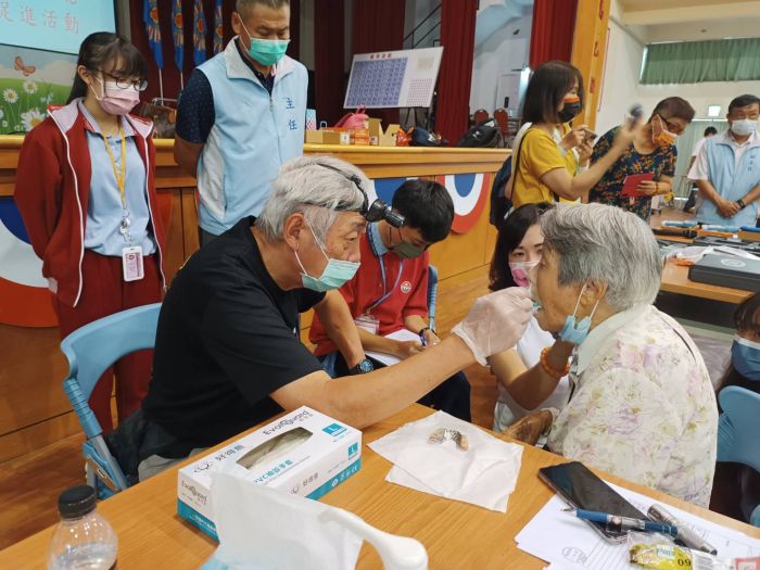 長輩的口腔保健很重要 中彰榮家邀四方資源來幫忙