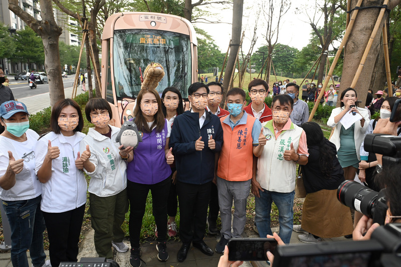 漾新聞|影》輕軌C20-C24美術館路段通車試營運 陳其邁希望一切紛爭都過去迎向綠色交通新時代