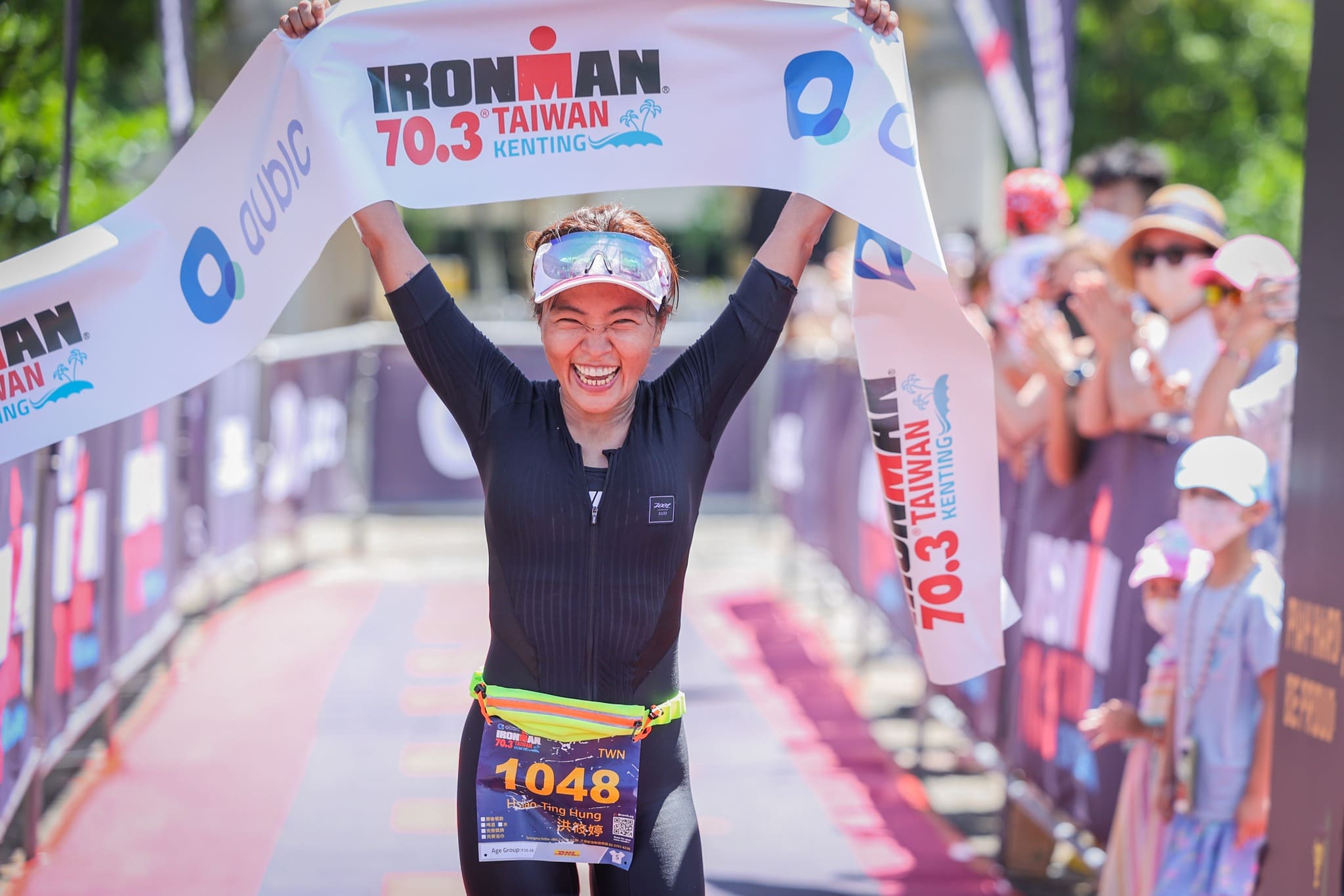 女子組洪筱婷 Mica 連霸 IRONMAN 70.3 墾丁女子組分齡總冠軍。圖片來源:LAVA台灣鐵人三項公司