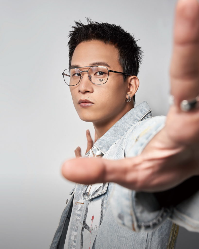 Ray-Ban 黃奇斌 秋冬形象照_配戴眼鏡款式0RX6485