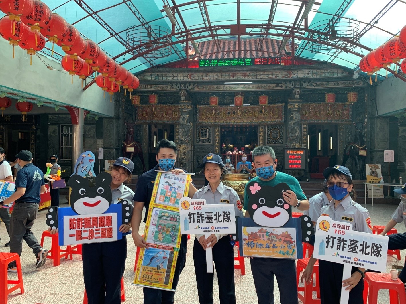 圖：針對轄區年長者進行犯罪預防宣講活動，針對近期常見『假投資』詐騙手法及婦幼、交通安全宣導
