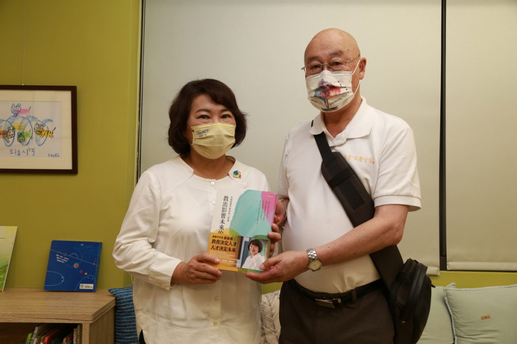 王雲五基金會董事長王春申與黃敏惠市長