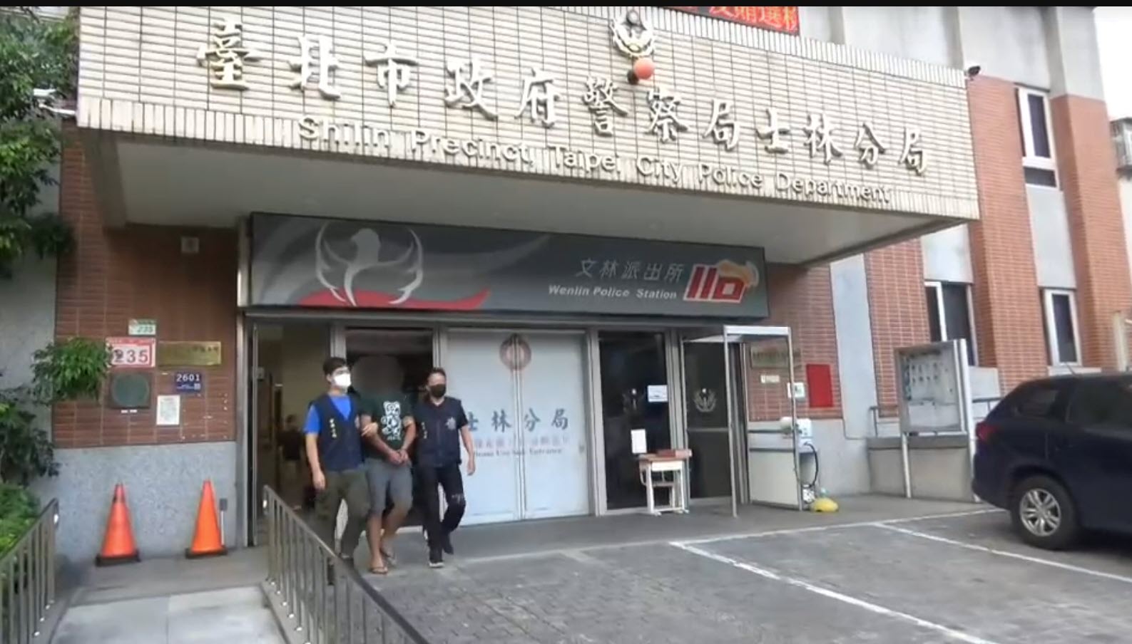 士林分局日前接獲情資，指稱綽號「右哥」之鄭嫌為首之販毒集團，平日在雲嘉地區販賣第三級毒品咖啡包
