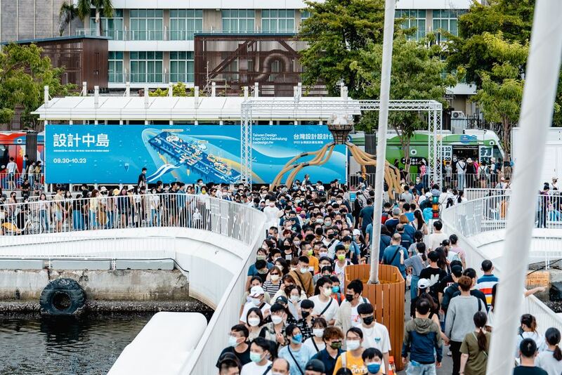 漾新聞|陳其邁喊出連假首日47萬人搶登設計中島